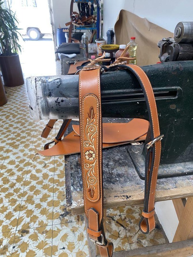 Pieza de cuero artesanal 5