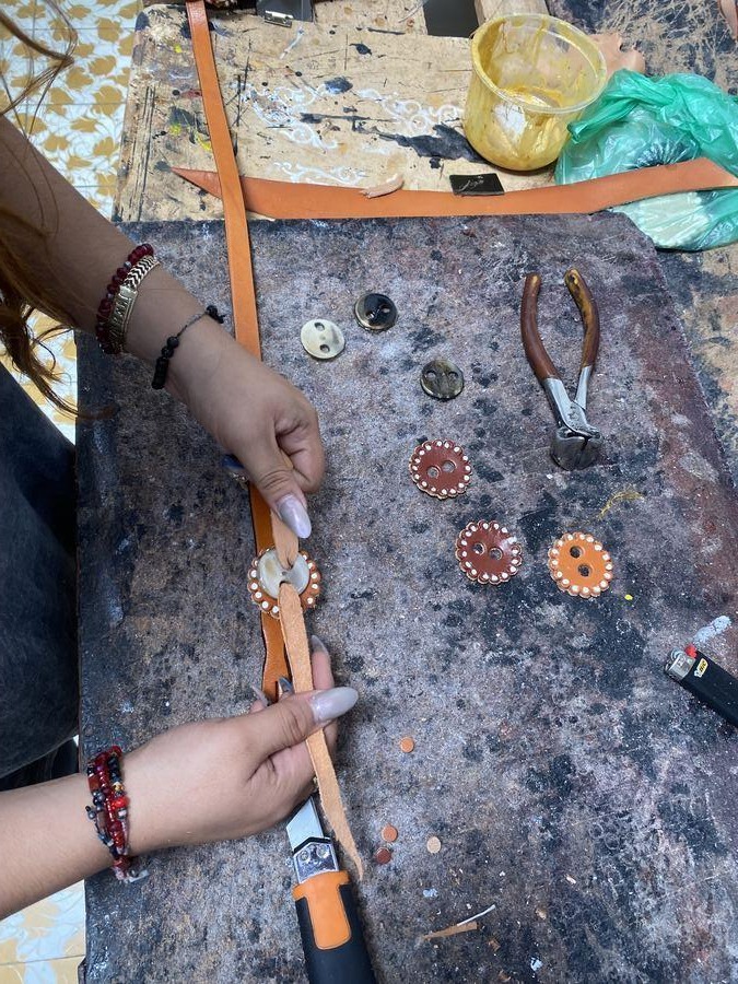 Pieza de cuero artesanal 7