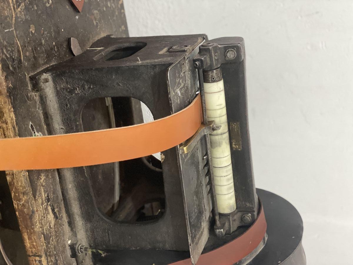 Pieza de cuero artesanal 8