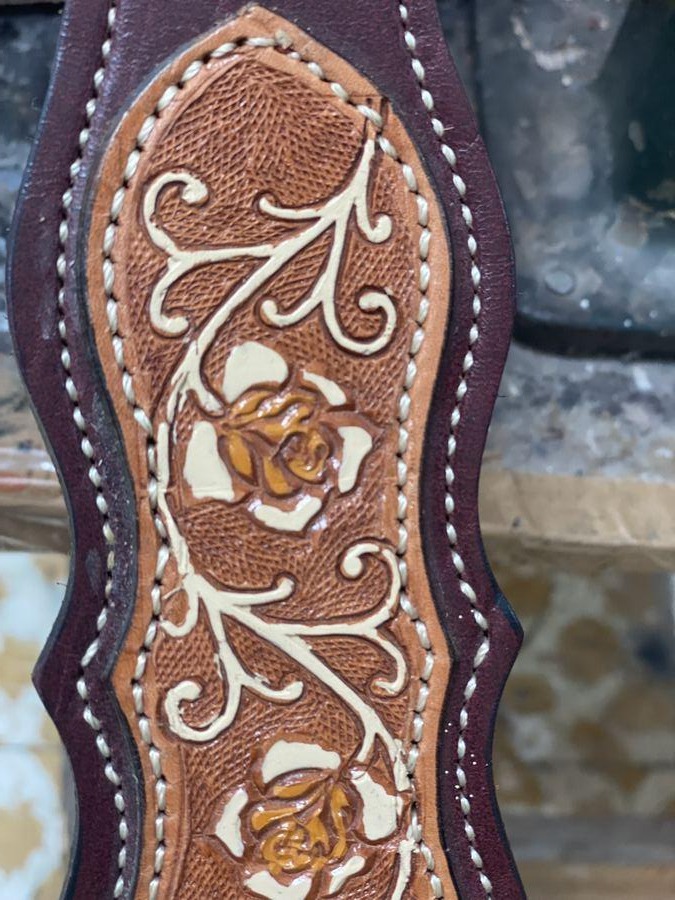 Pieza de cuero artesanal 9